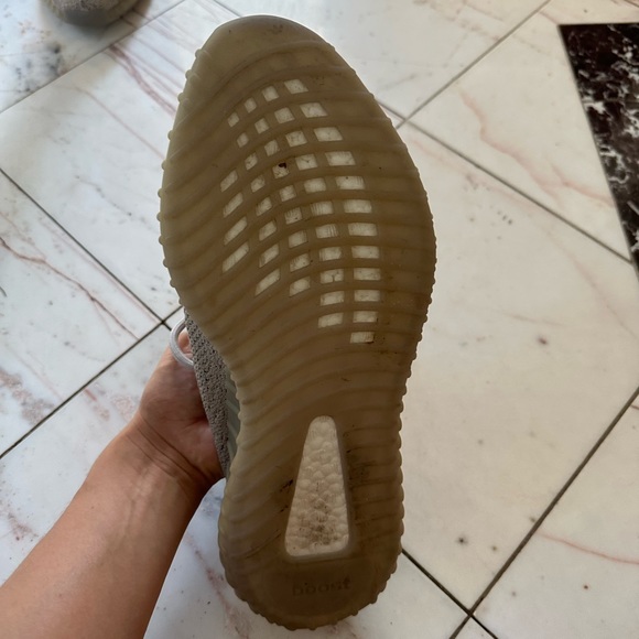 YEEZY BOOST 350 V2 main image 8